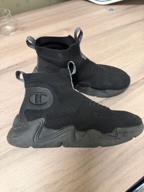 Champion Black Slip-On Knit Athletic Sneakers with Silver Pull Tabs Boys Sz 2.5